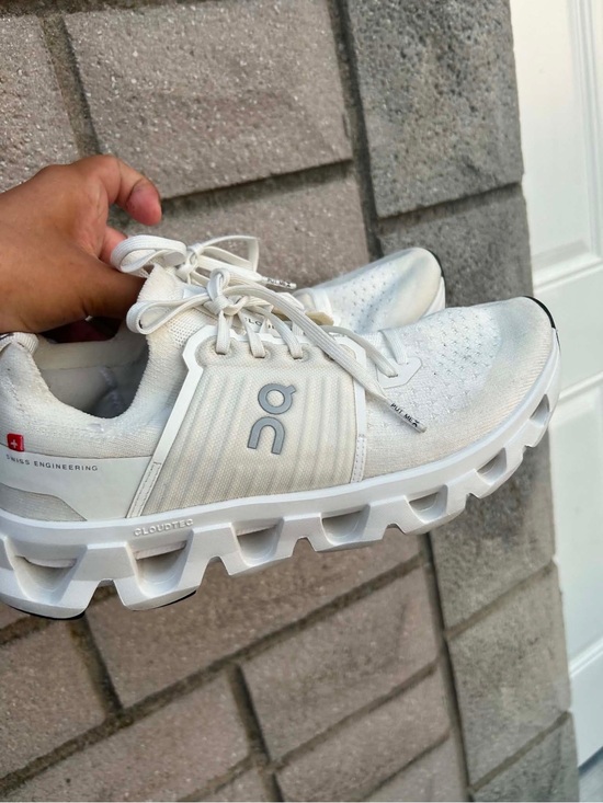 On Running Shoes - On Running White Lace-Up Running Sneaker